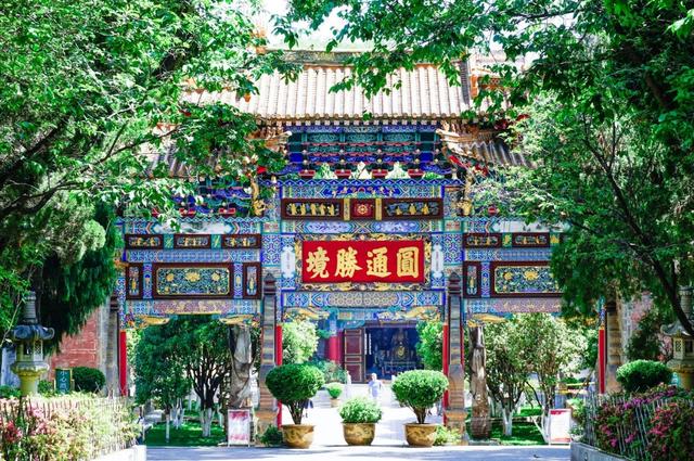 三天两夜探春城：这里不只有滇池、花海与禅寺，还有阳光清爽美宿