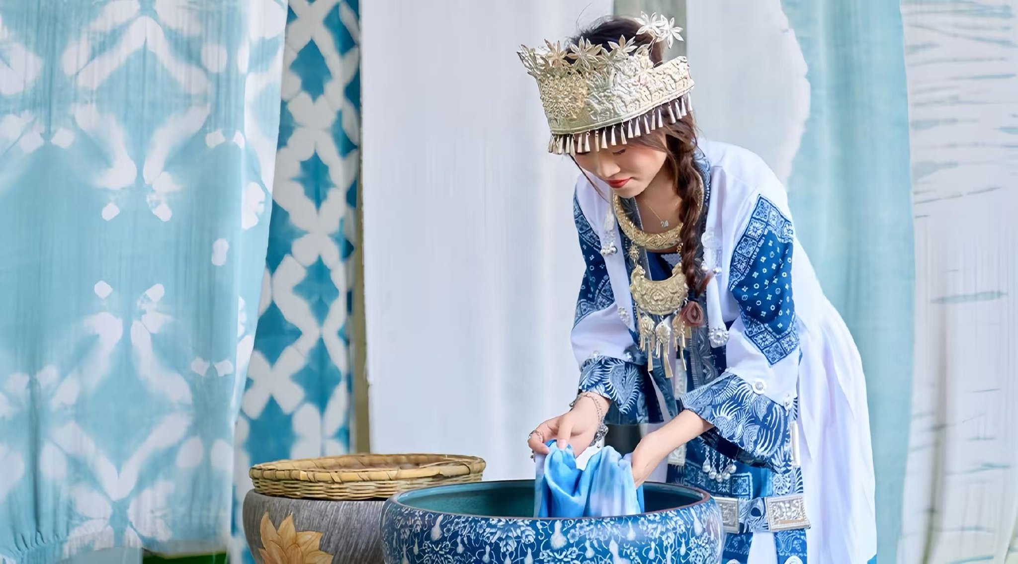 抚仙湖希尔顿酒店为宾客提供扎染体验