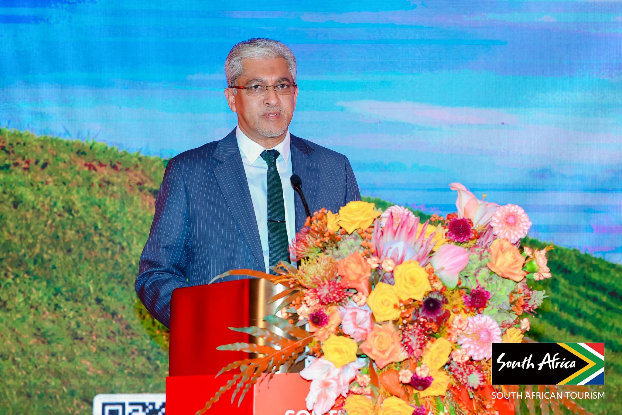 南非共和国驻华大使馆临时代办巴仕迪先生